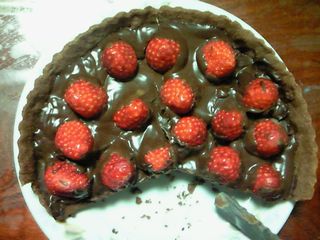 ストロベリーミルクチョコレート？タルト