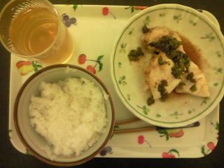 蒸し焼きにピーマンケチャップ炒めかけた